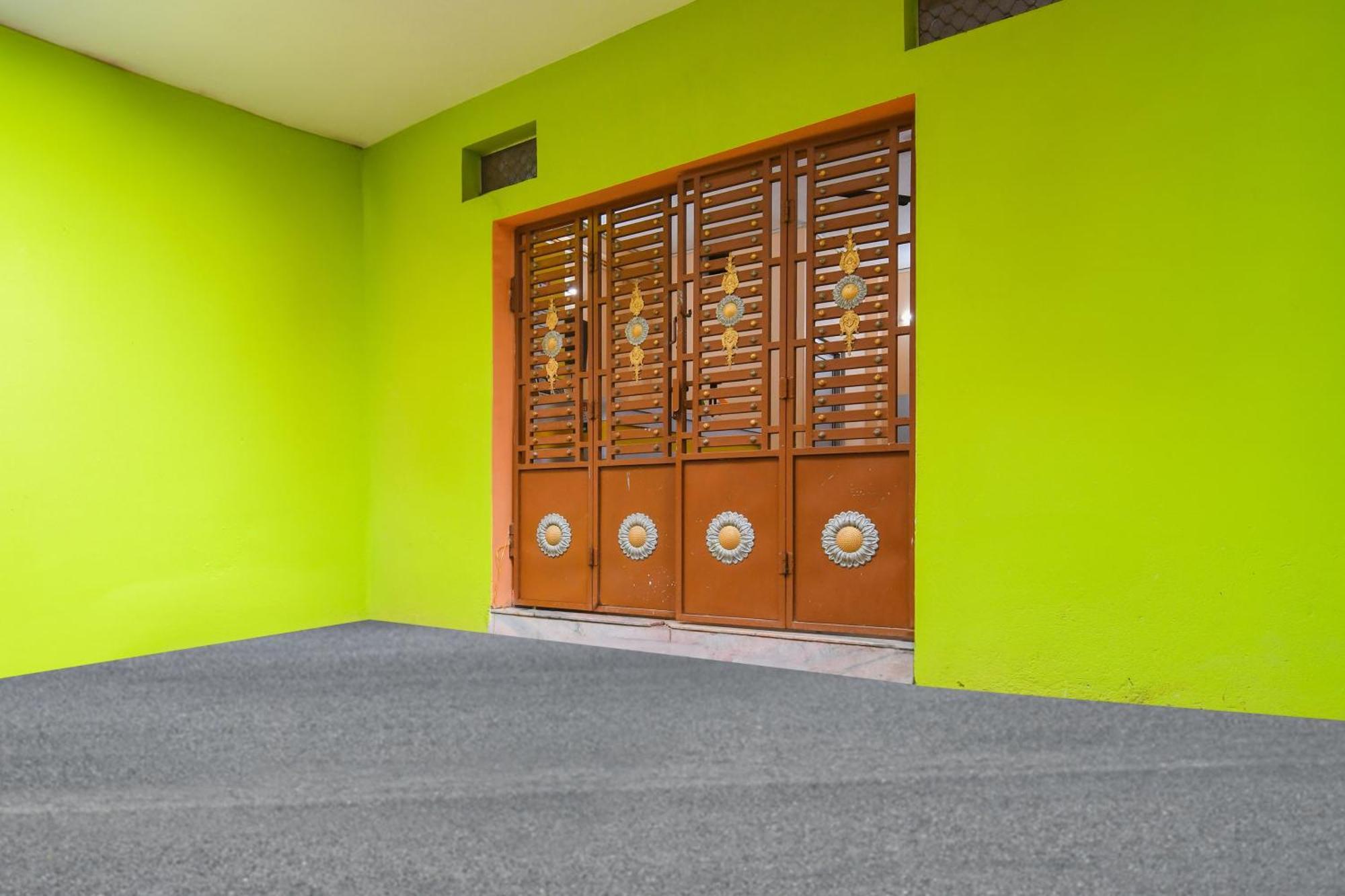 Super Hotel O Dakshin Dwar Formerly Radha Krishna Niwas Puri Exterior foto